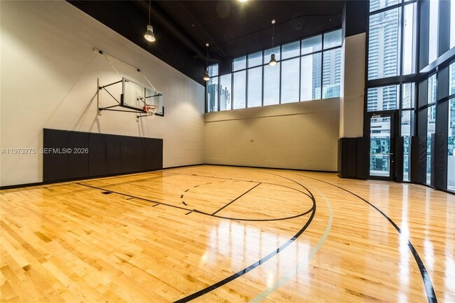 Building Photo - 1010 Brickell Ave