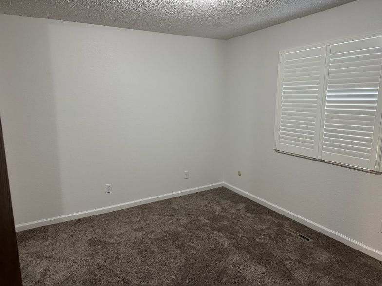 Building Photo - 4619 W 5th St