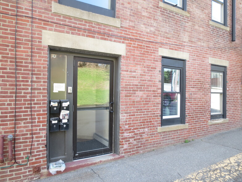 Building Photo - 148 French St