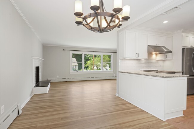Building Photo - 8 Muriel Pl