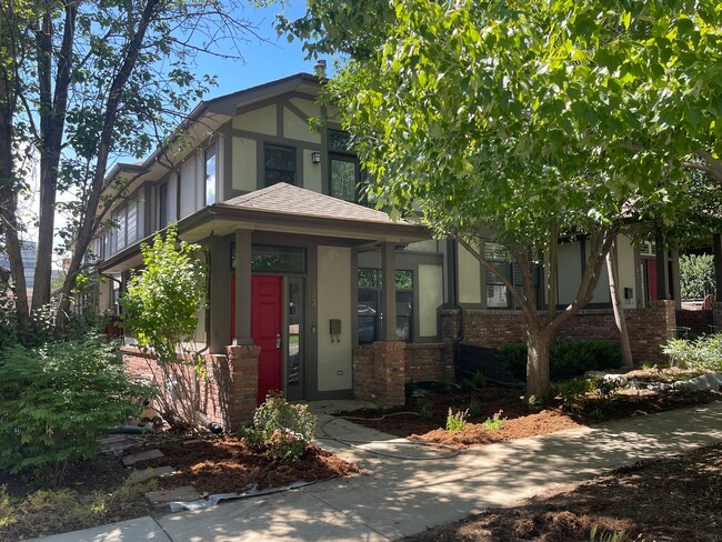 Primary Photo - An Inviting Cherry Creek Lifestyle!