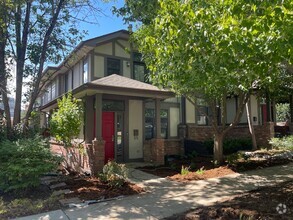 Building Photo - An Inviting Cherry Creek Lifestyle!