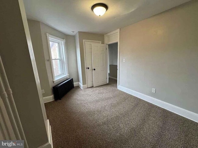 Building Photo - 517 Delamore Pl
