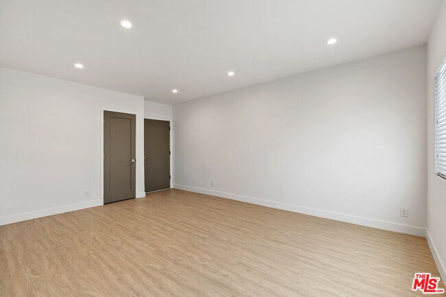 Building Photo - 3314 Mentone Ave