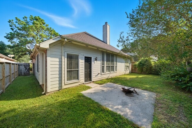 Building Photo - 13130 Yaupon Holly Ln