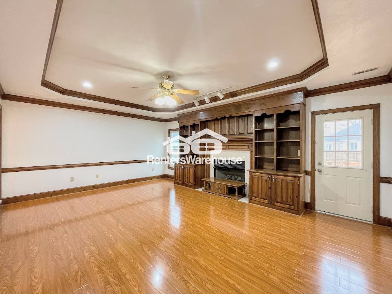 Building Photo - 352 Peace Haven Dr