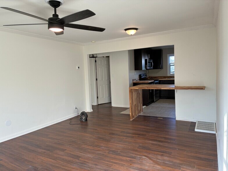 Building Photo - 3805 Burrus St