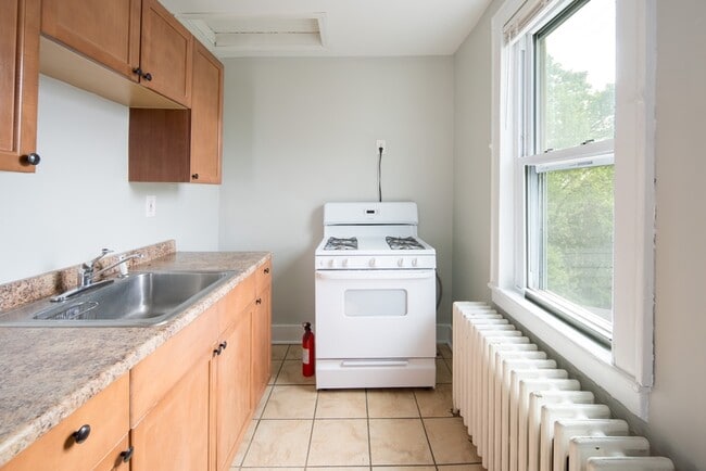 Primary Photo - 1327 1st St