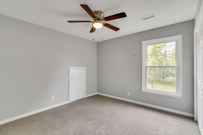 Building Photo - 900 Cimarron Ct