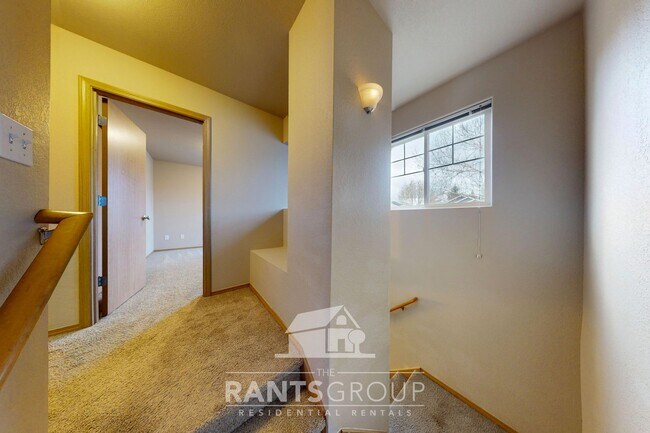 Building Photo - 8014 Bedford Ln SE