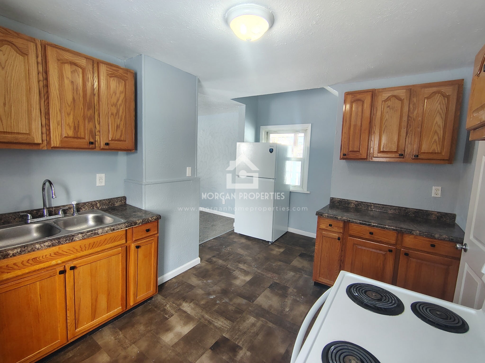 Building Photo - 1001 W 1st St