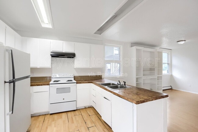 Building Photo - 1118 6th St