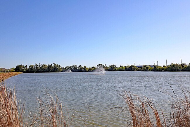 Building Photo - AVAILABLE NOW BRAND NEW!!