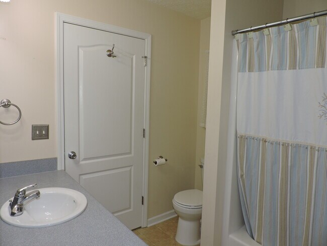 Building Photo - 121 Half Acre Ln
