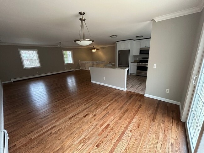 Building Photo - 3BR/2.5BA Home In Torrington