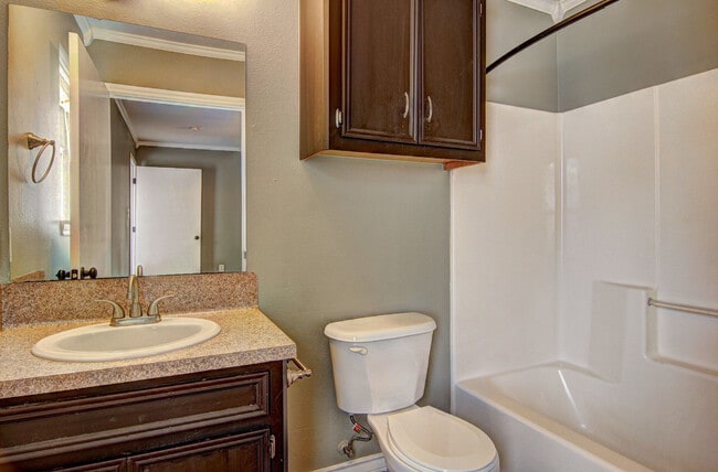 Building Photo - 5825 Skylark Dr