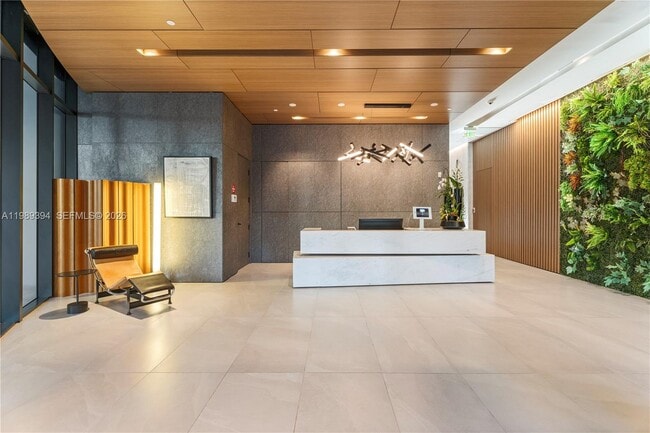 Building Photo - 3156 SW 27th Ave