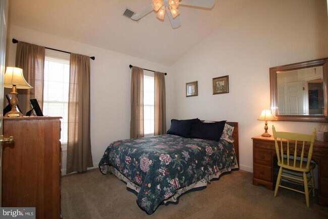 Building Photo - 4553 Fair Valley Dr