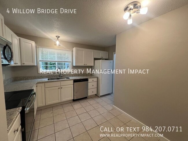 Building Photo - 4 Willow Bridge Dr