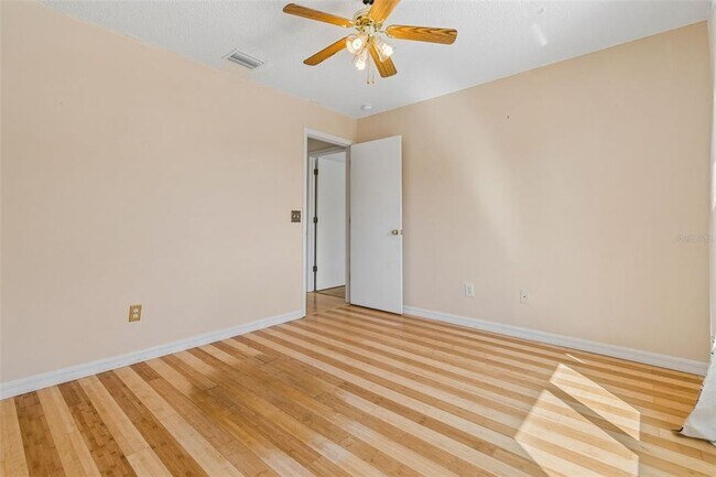 Building Photo - 12803 Longcrest Dr