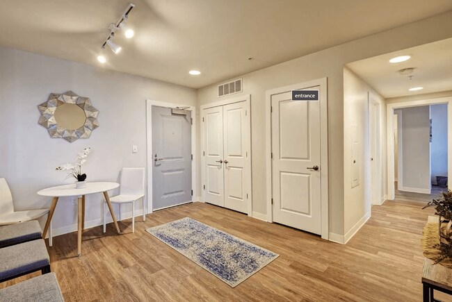 Entryway - zColumbus Commons