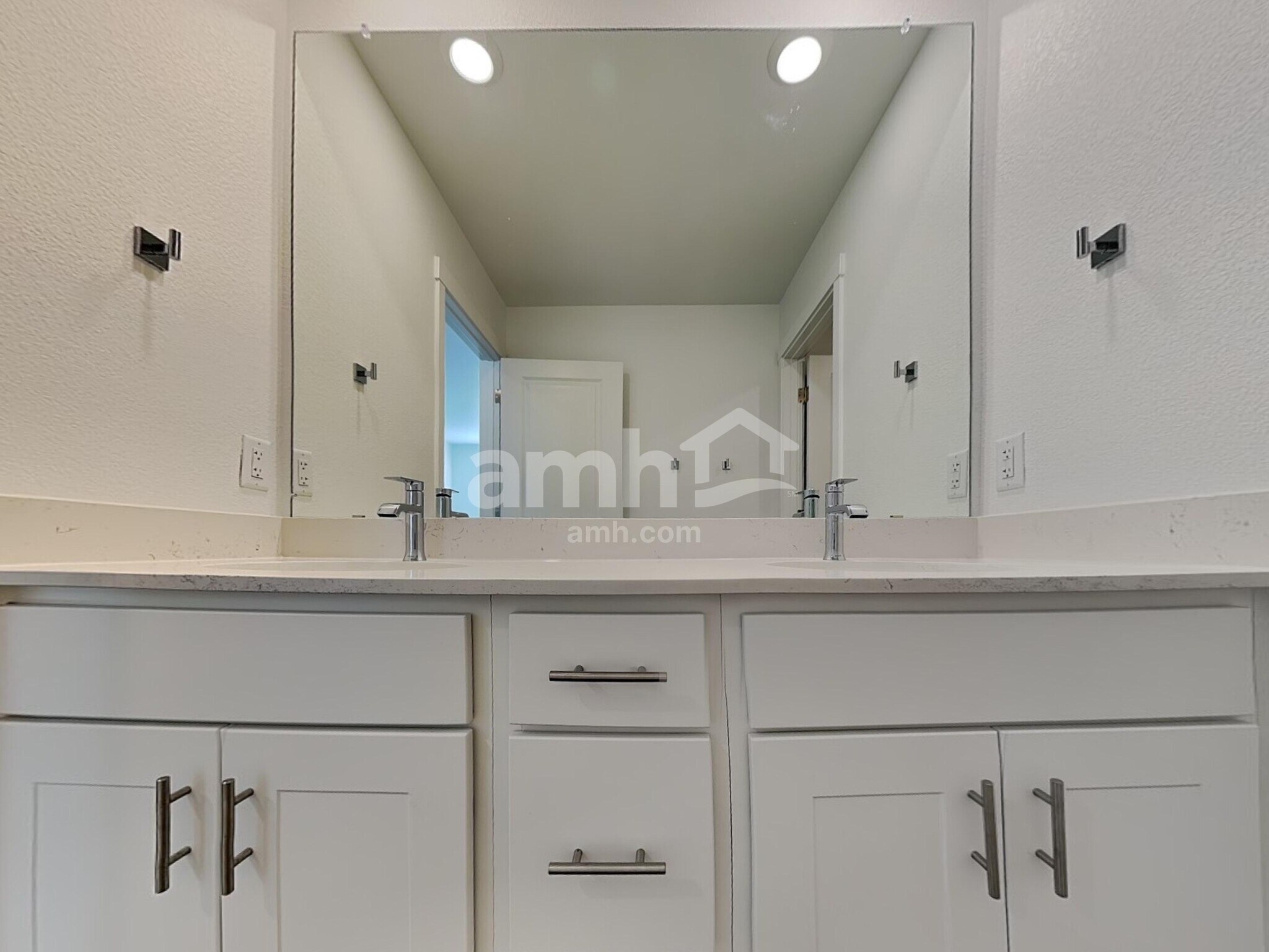 Building Photo - 26146 E Calhoun Pl