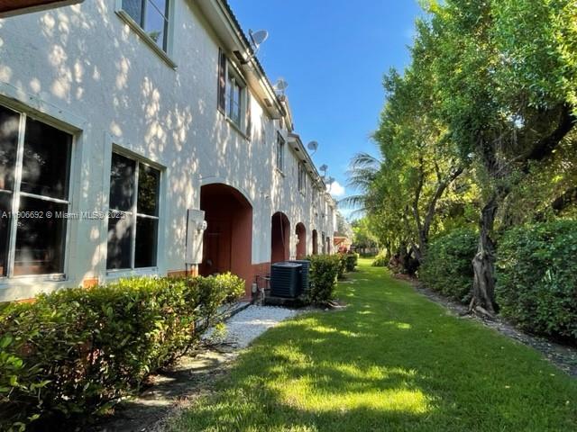 Building Photo - 17331 NW 7th Ave