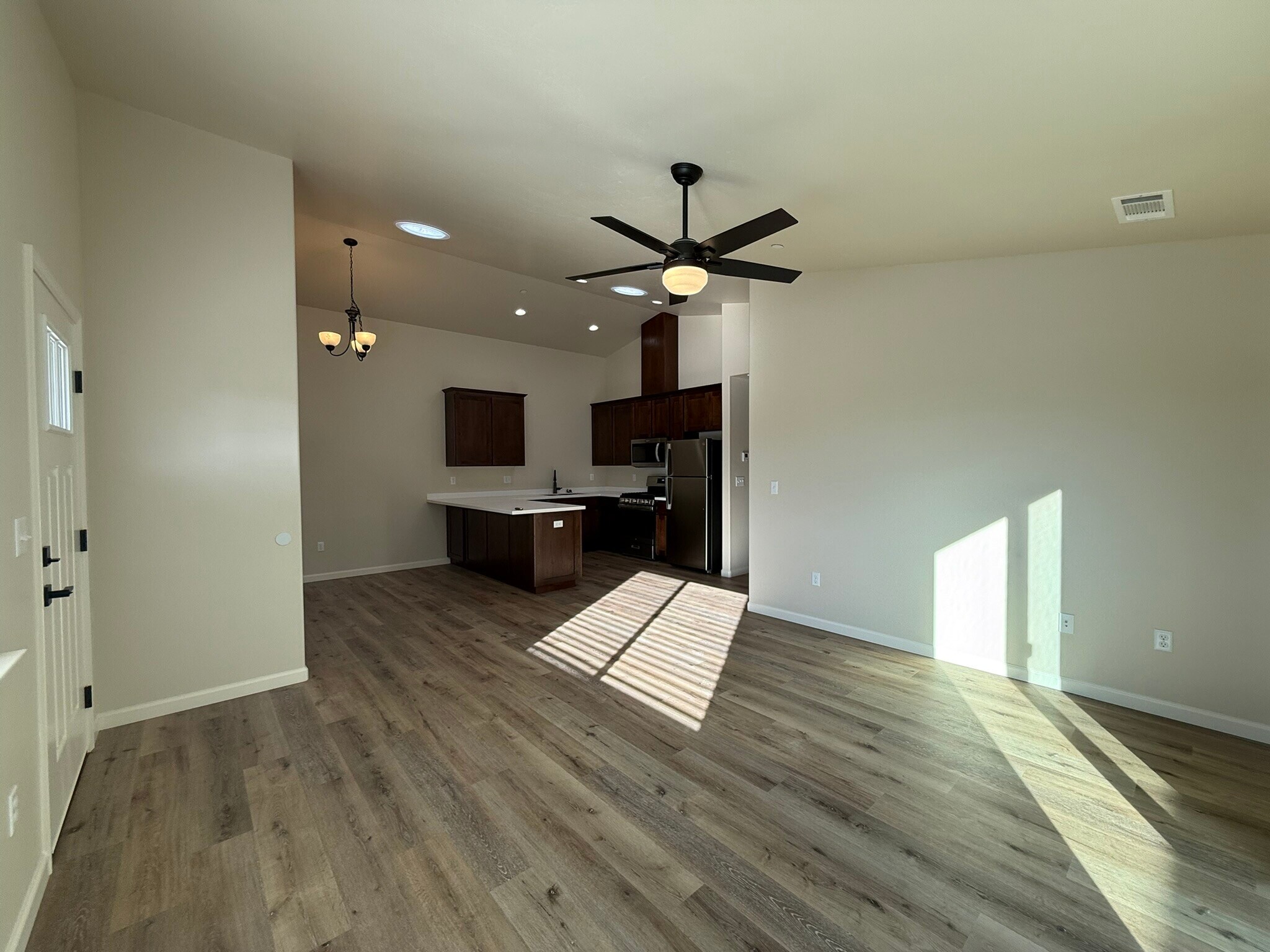 Building Photo - 1660 Ascent Pl