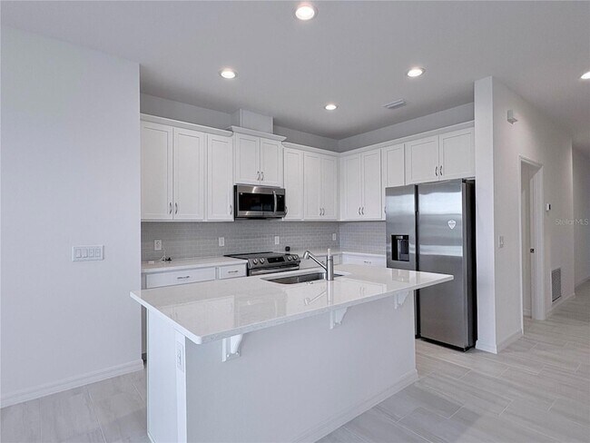 Building Photo - 609 Duke Dr