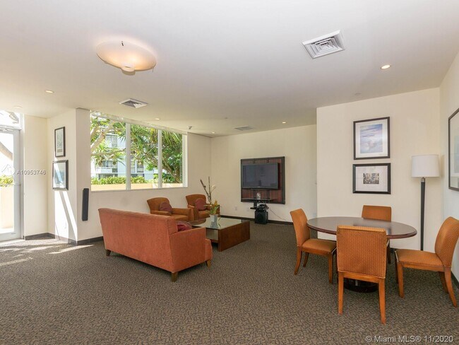 Building Photo - 2475 Brickell Ave
