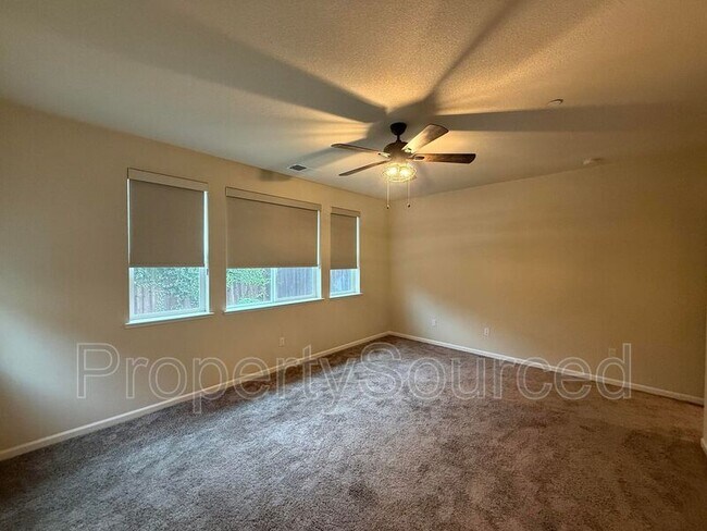 Building Photo - 3832 Lookout Dr