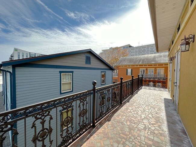 Building Photo - Jackson Square - 2 Bedroom, 2 Bathroom Condo