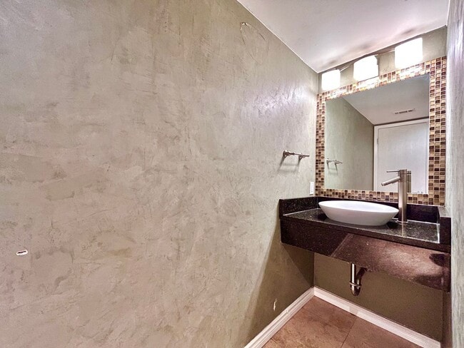 Building Photo - 1713 Timber Ridge Dr