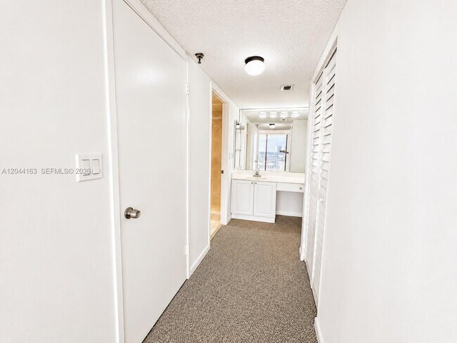 Building Photo - 290 174th St