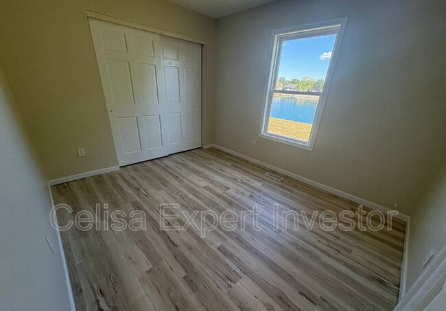 Building Photo - 5330 Myanna Ln