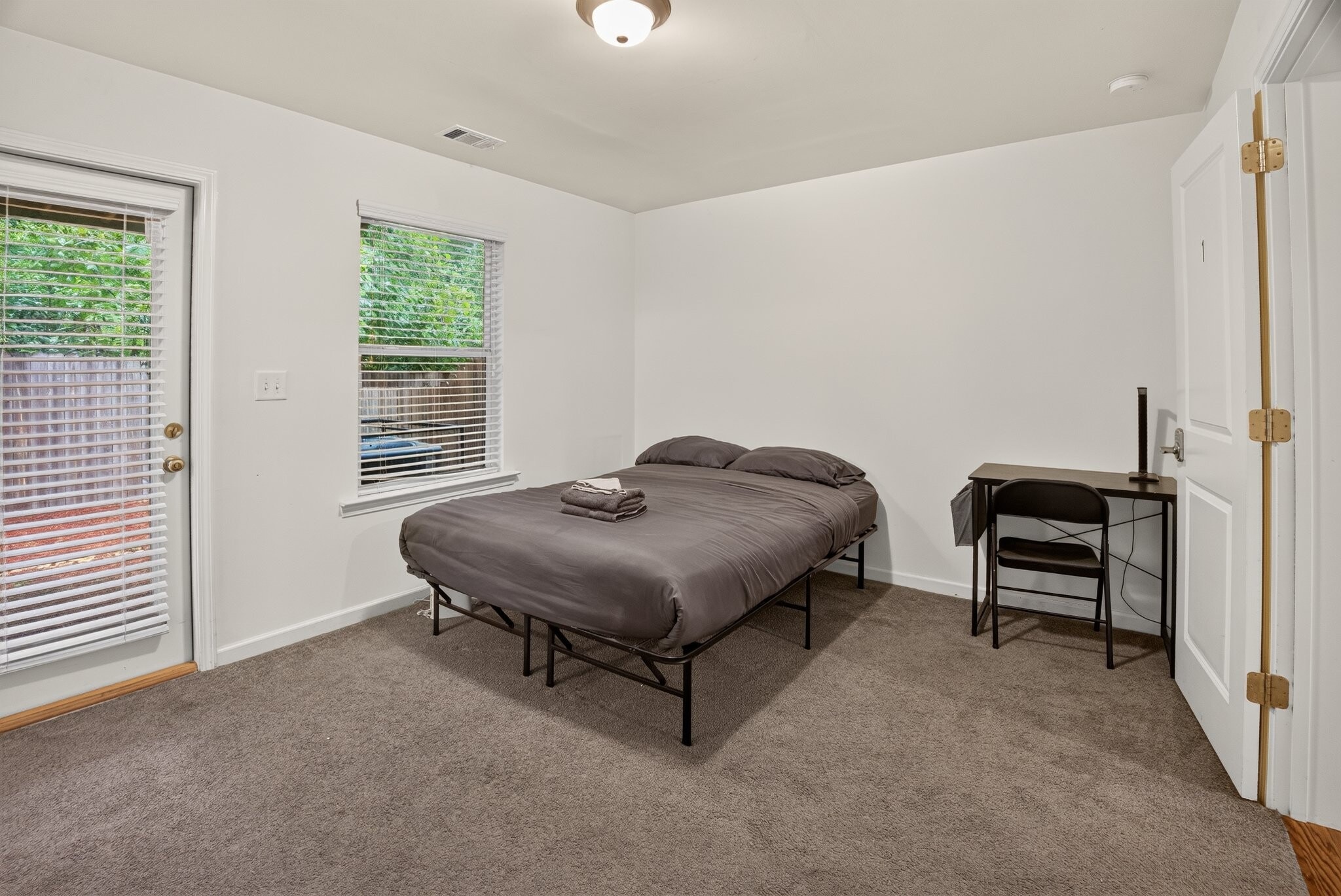 Building Photo - 865 Society Cir