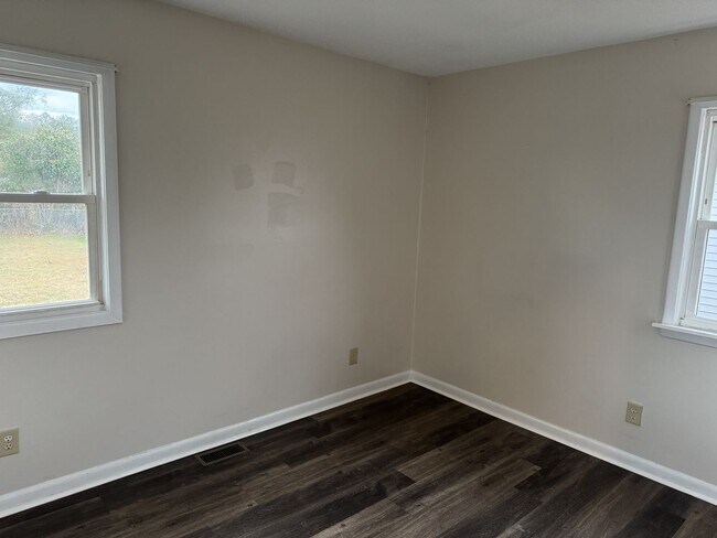 Building Photo - 217 Pine Dale Road