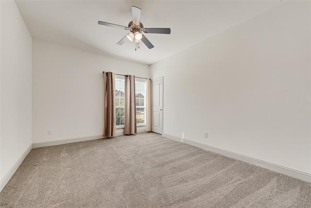 Building Photo - 335 Community Dr