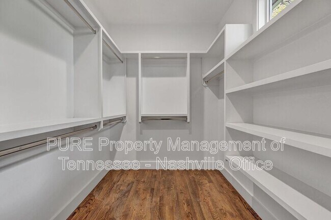 Building Photo - 702B Waco Dr