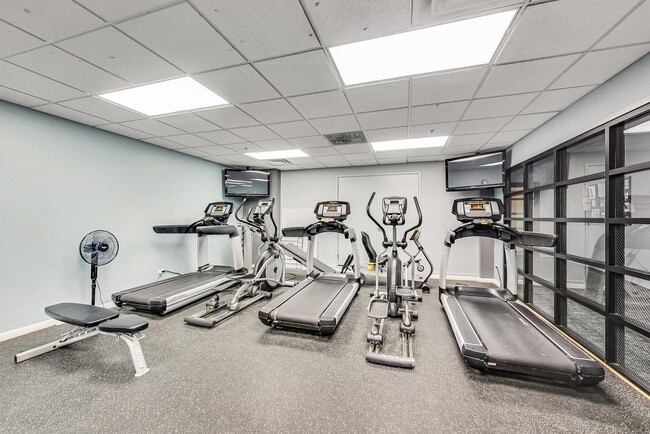 Building Photo - 1200 W Monroe St