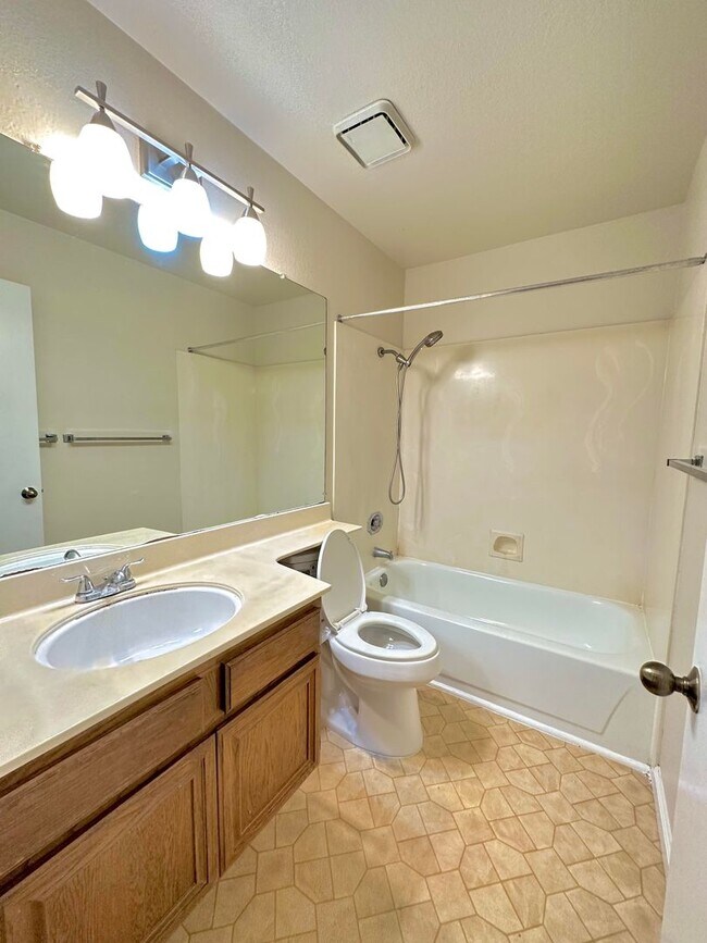 Building Photo - COMING SOON! | $3,690 / 3 BR - GORGEOUS THREE BEDROOM HOME IN PARKMONT AREA OF CENTRAL FREMONT