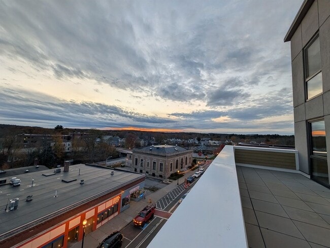 Building Photo - 55 N Main St