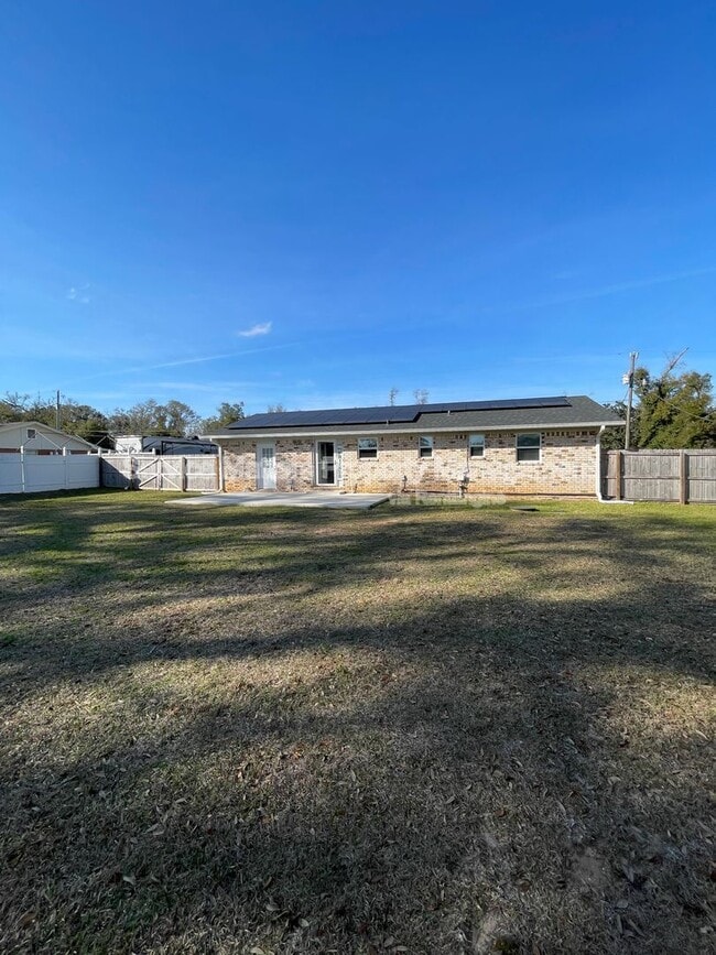 Building Photo - 5057 Pennington Ln