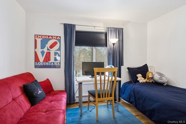 Building Photo - 12 Hildreth Rd S