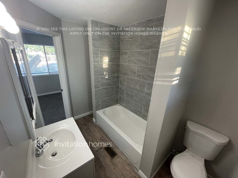 Building Photo - 17405 E Temple Dr
