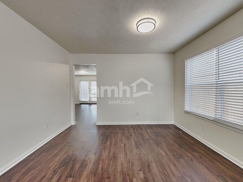 Building Photo - 12311 Claresholm Dr