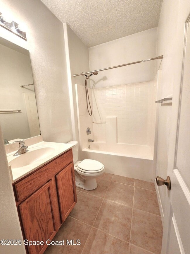 Building Photo - 2078 Maeve Cir
