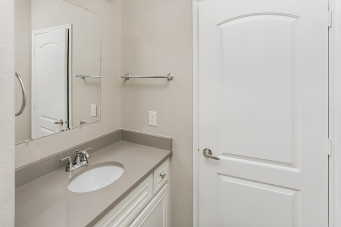 Building Photo - 721 Shady Meadow Ln