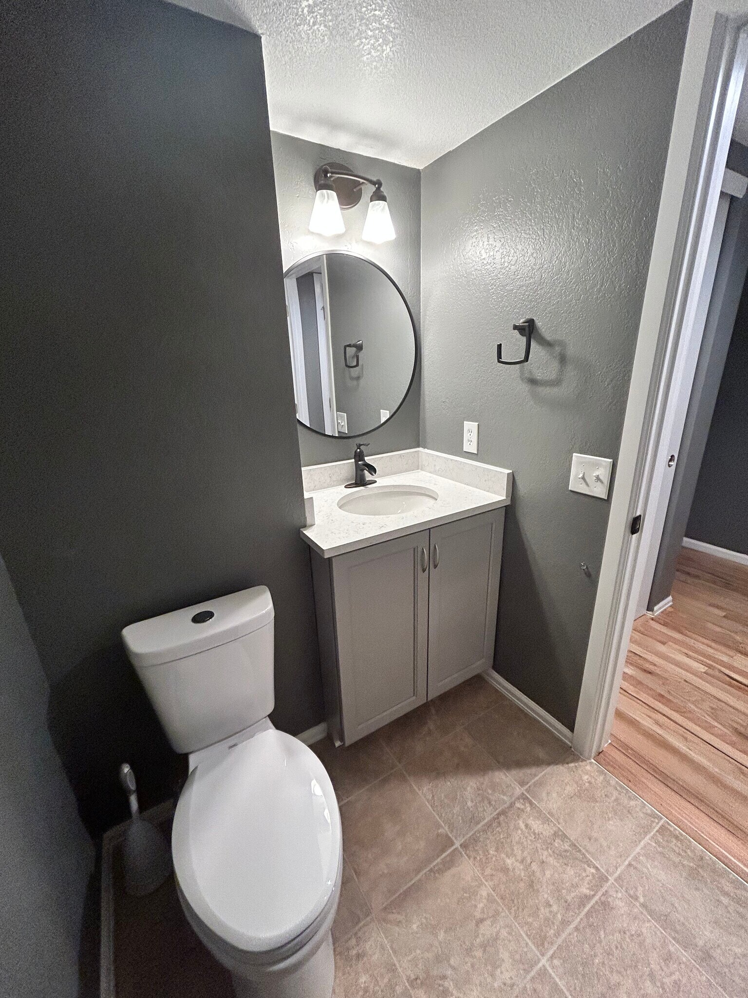 1/2 bathroom - 11584 Community Center Dr