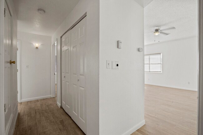 Building Photo - 408 Irondale Dr